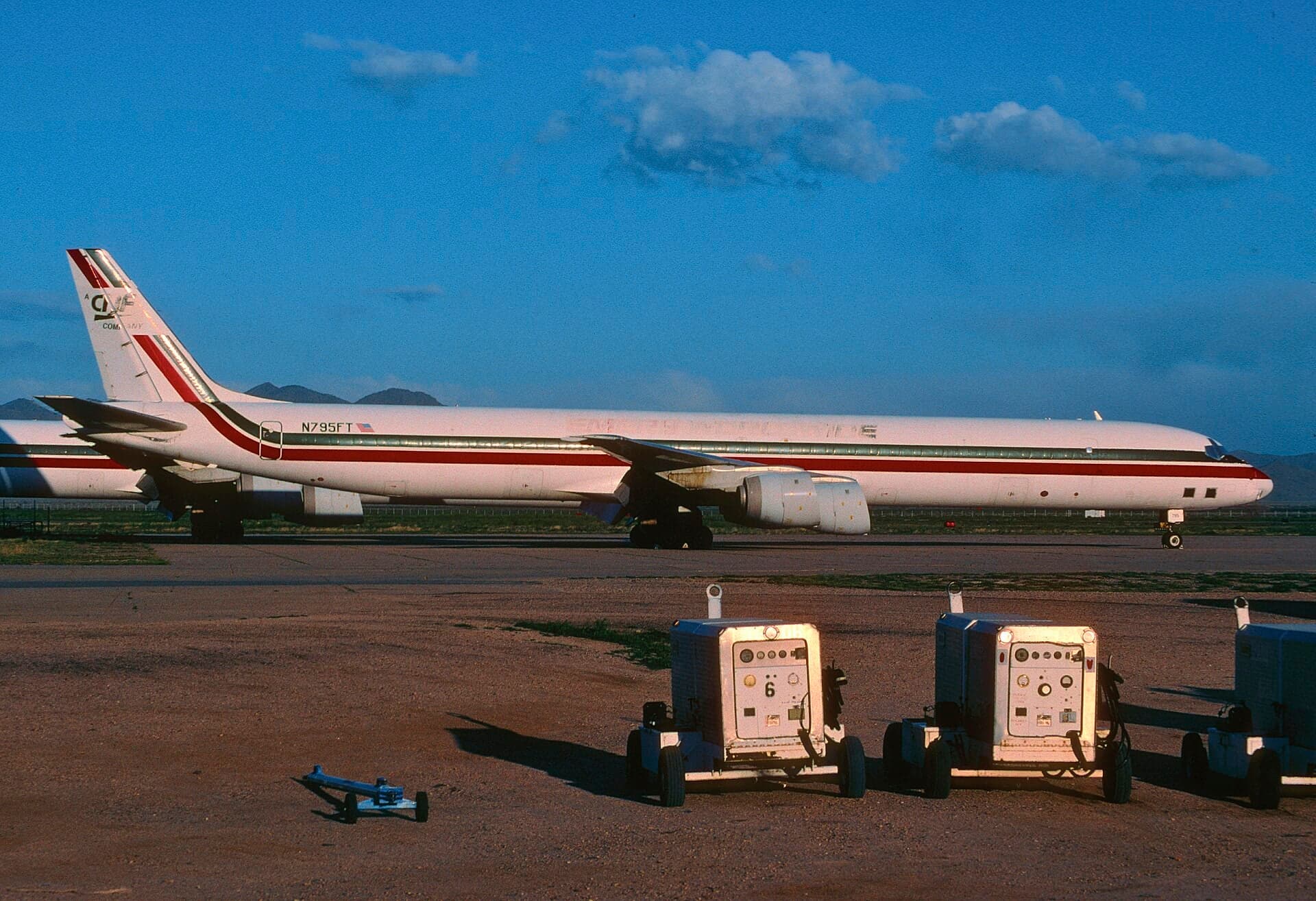 N795FT — Twin-engine aircraft