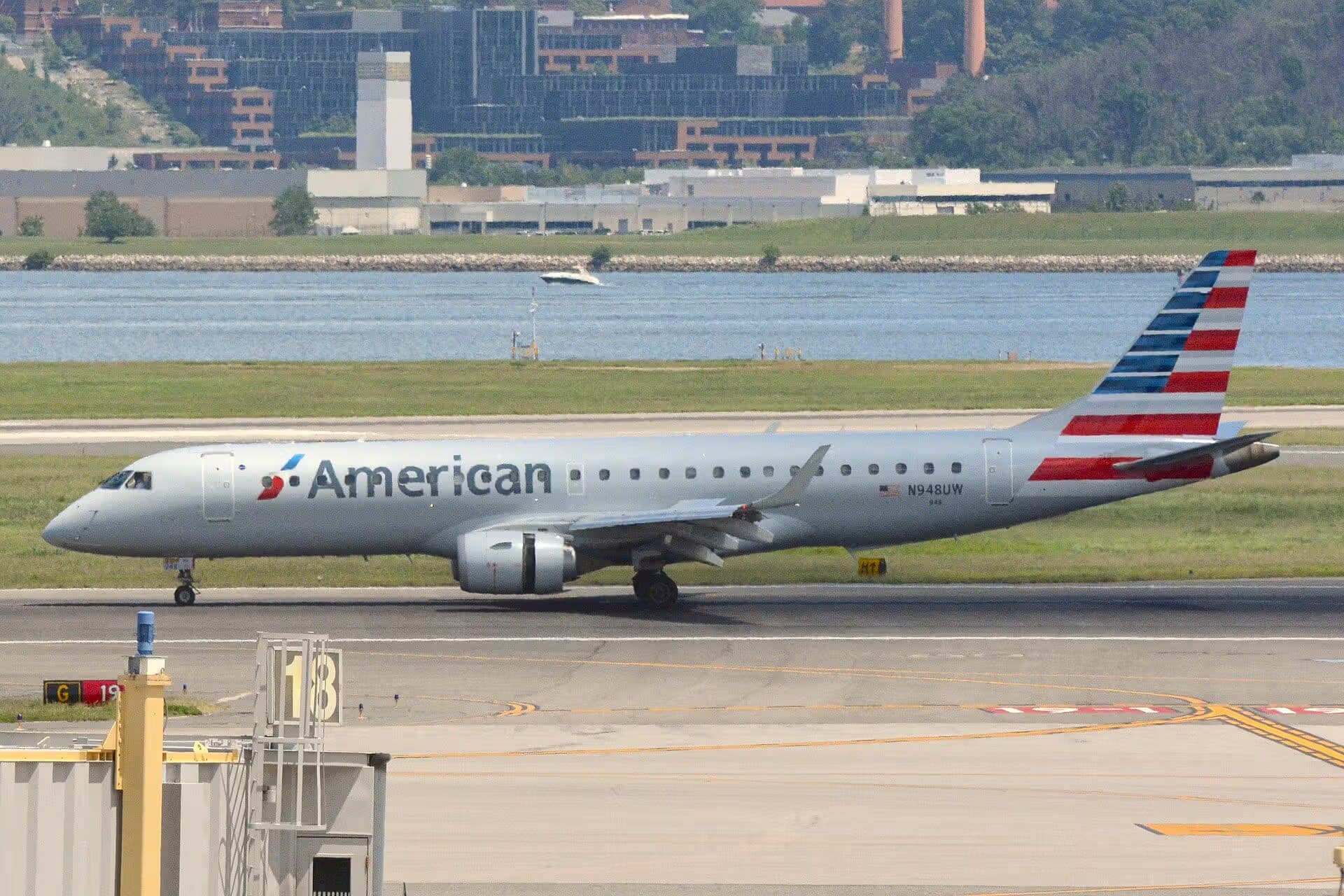 N948UW — Twin-engine aircraft