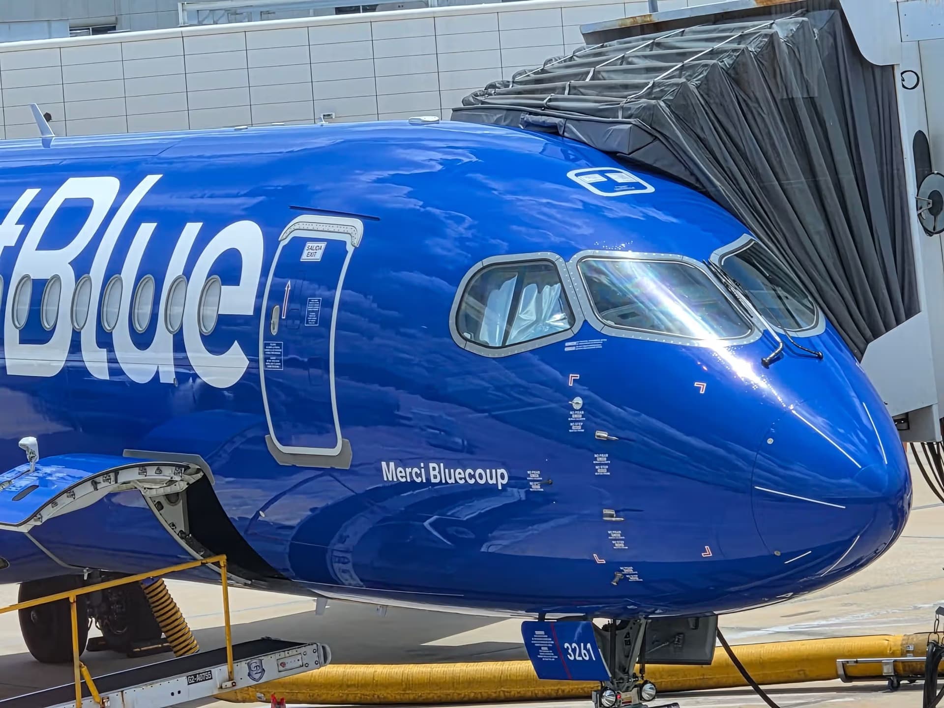 N3261J — Airbus A220-100 at JFK