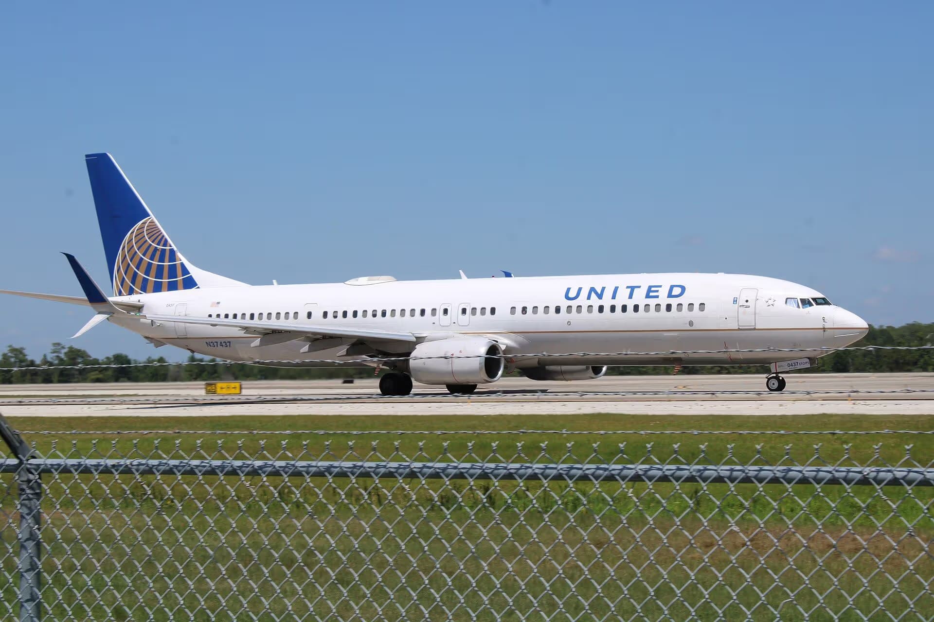 N37437 — Boeing