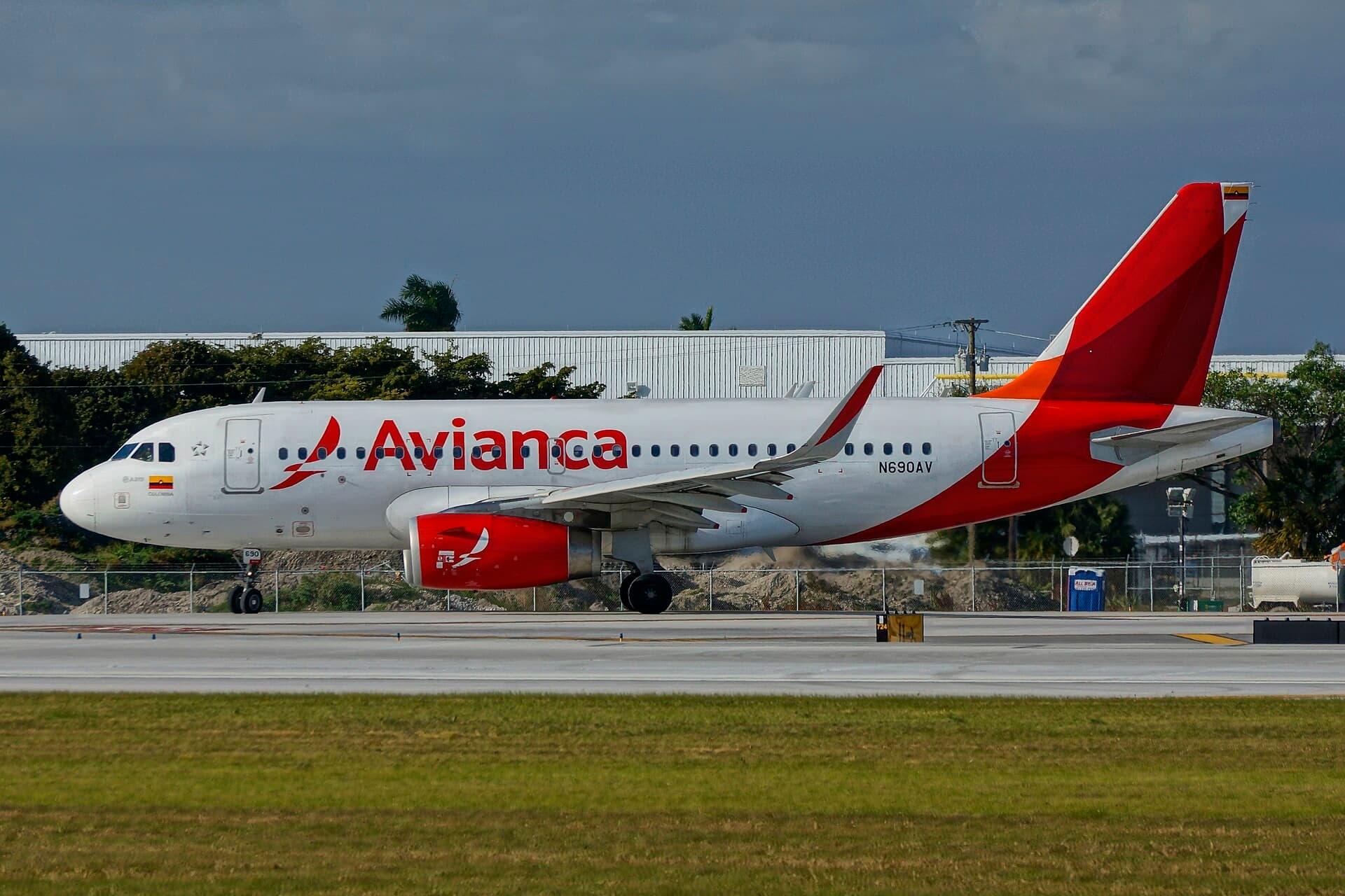 N690AV — Airbus