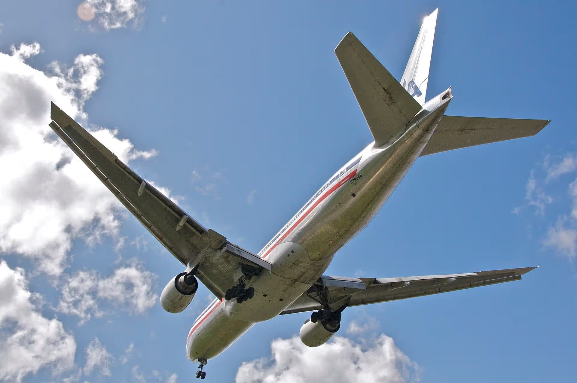 N788AN — Twin-engine aircraft