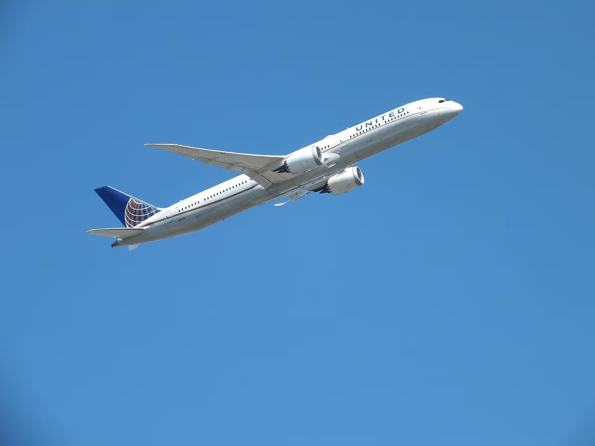 N17002 — Boeing