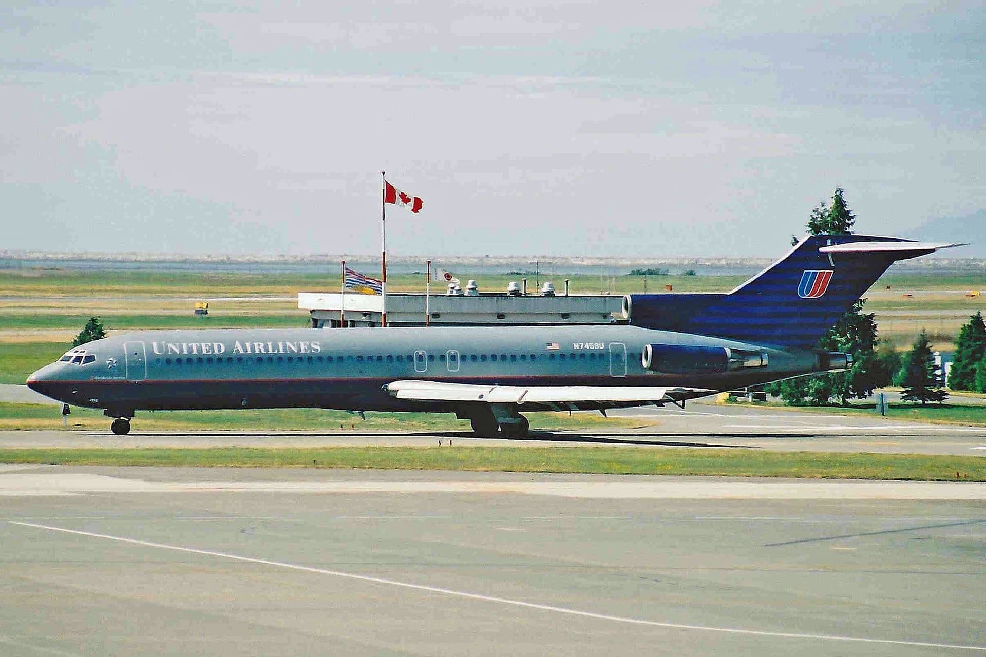 N7458U — Aircraft