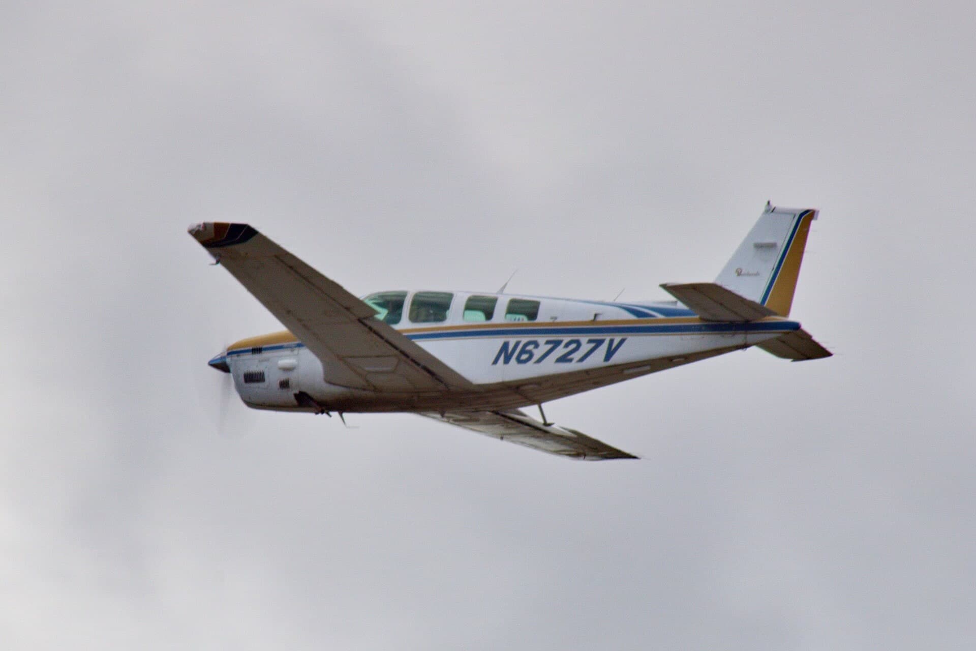 N6727V — Beechcraft