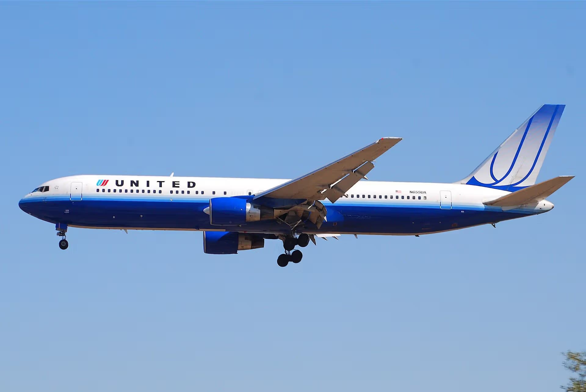 N655UA — Boeing