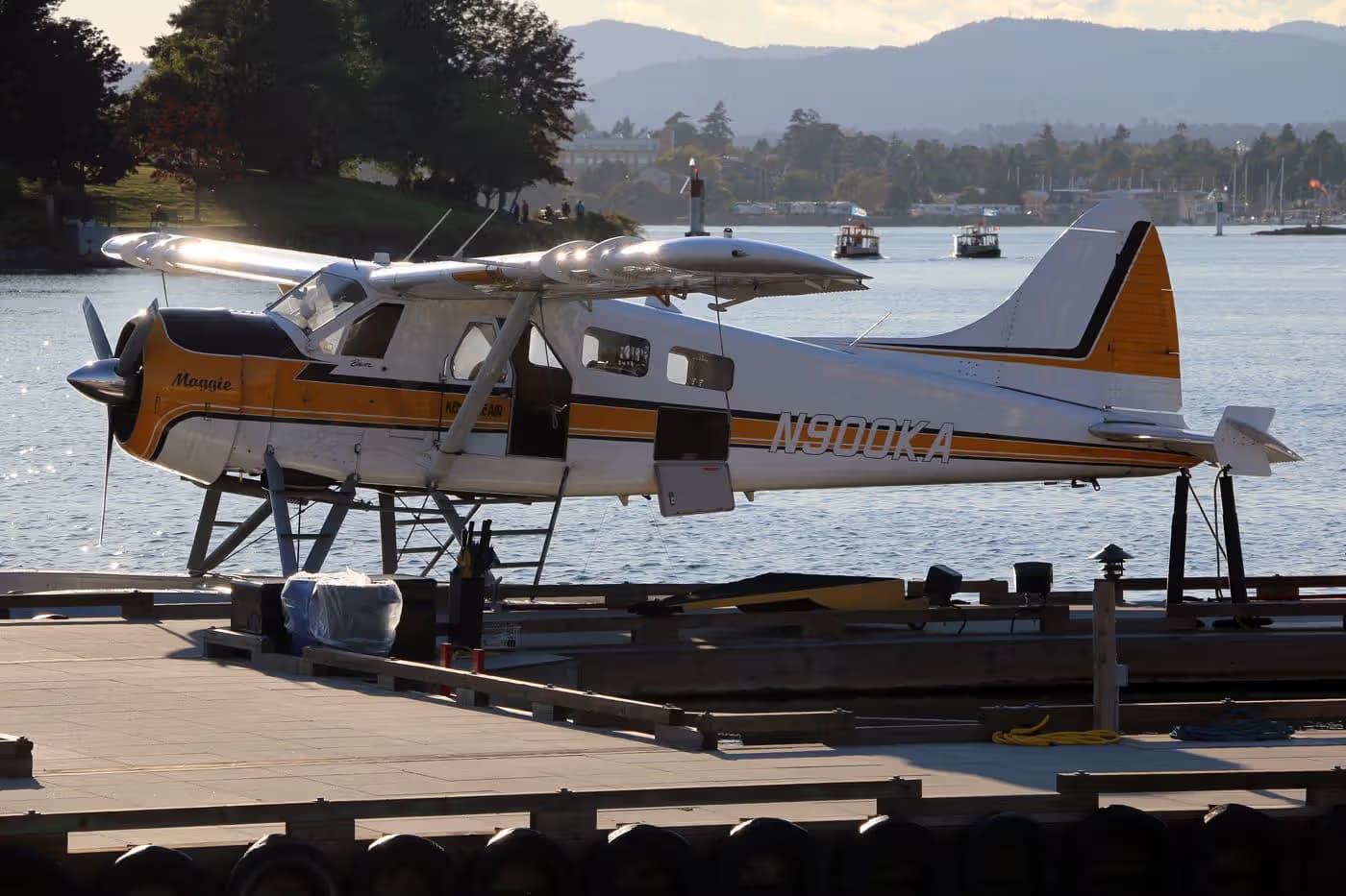 N900KA — De Havilland