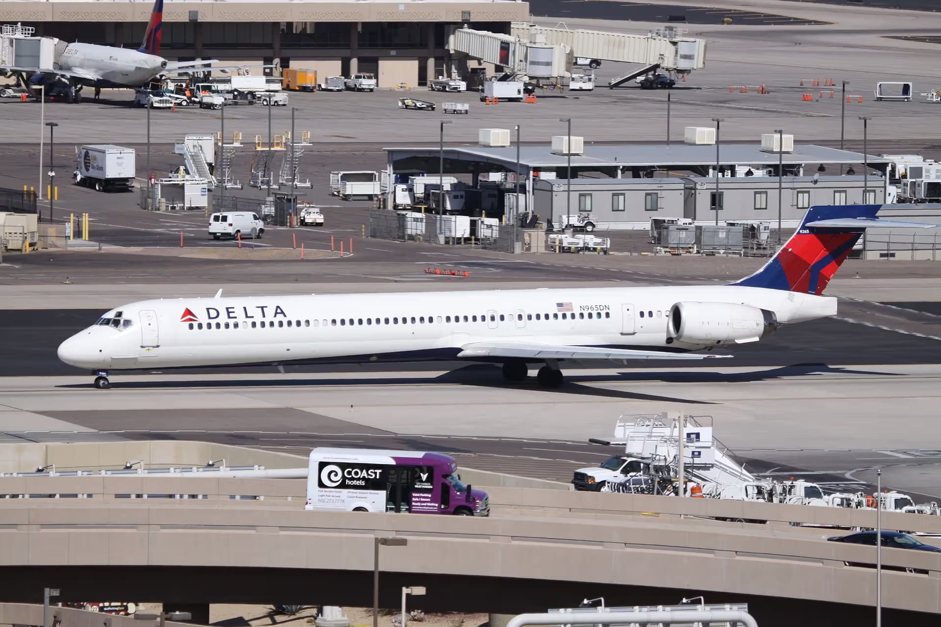 N965DN — Twin-engine aircraft