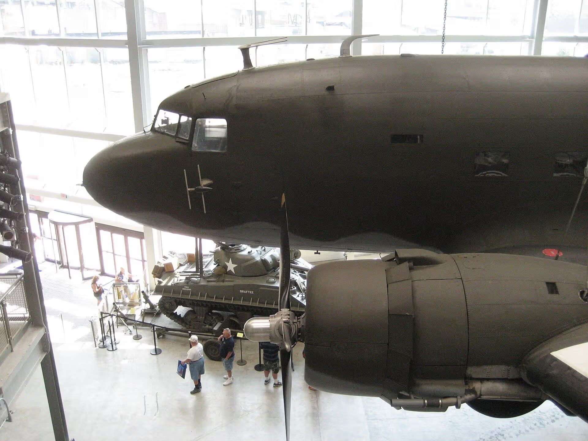 Unidentified — Twin-engine aircraft