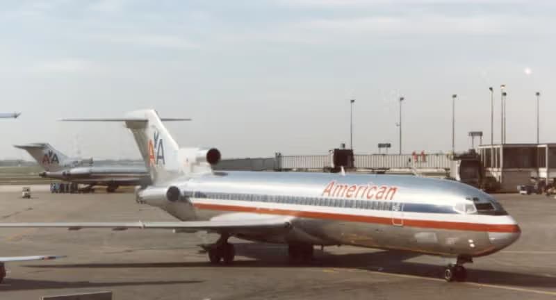 N718AA — Aircraft