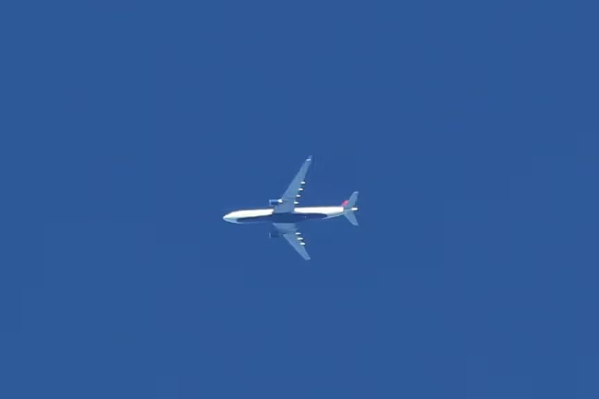 N820NW — Twin-engine aircraft