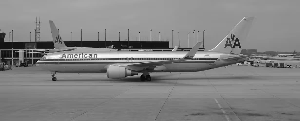 N389AA — Boeing