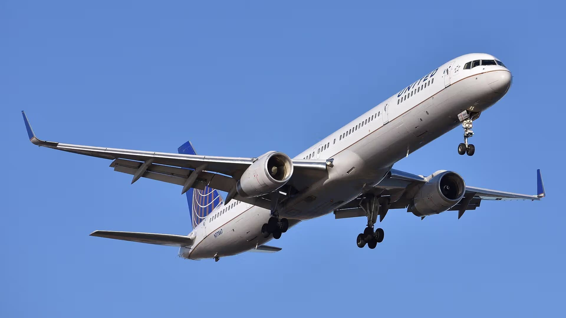 N77867 — Twin-engine aircraft