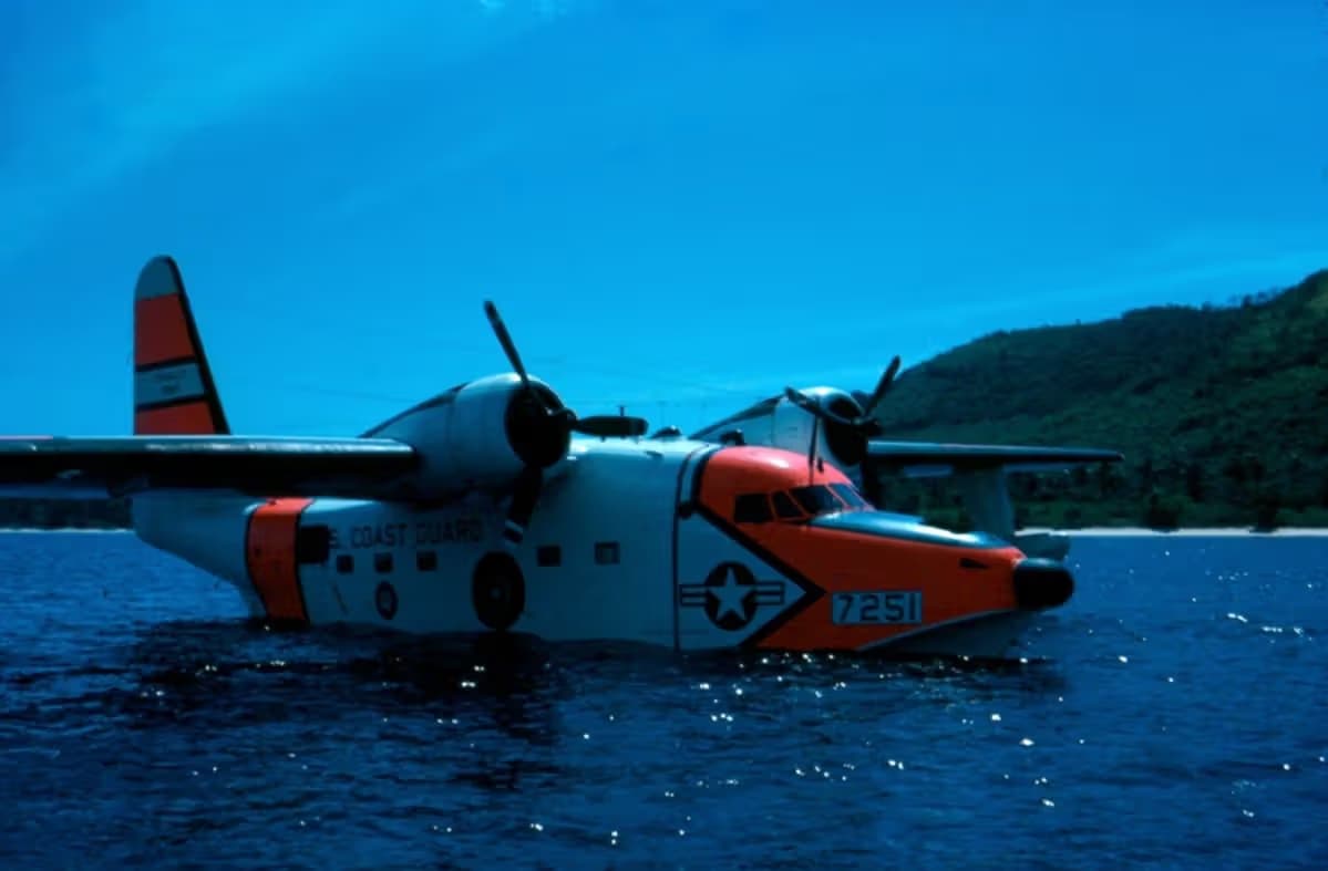 Unidentified — Twin-engine aircraft