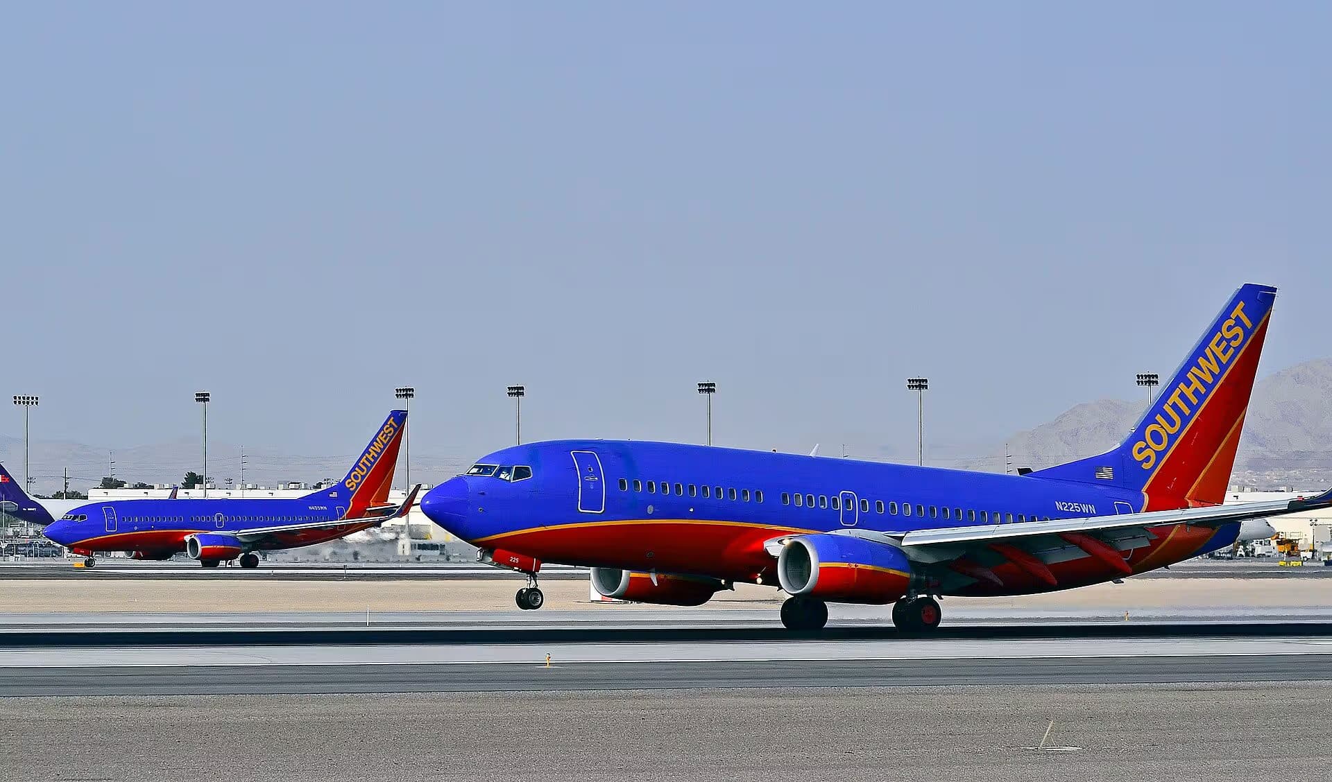 N225WN — Boeing