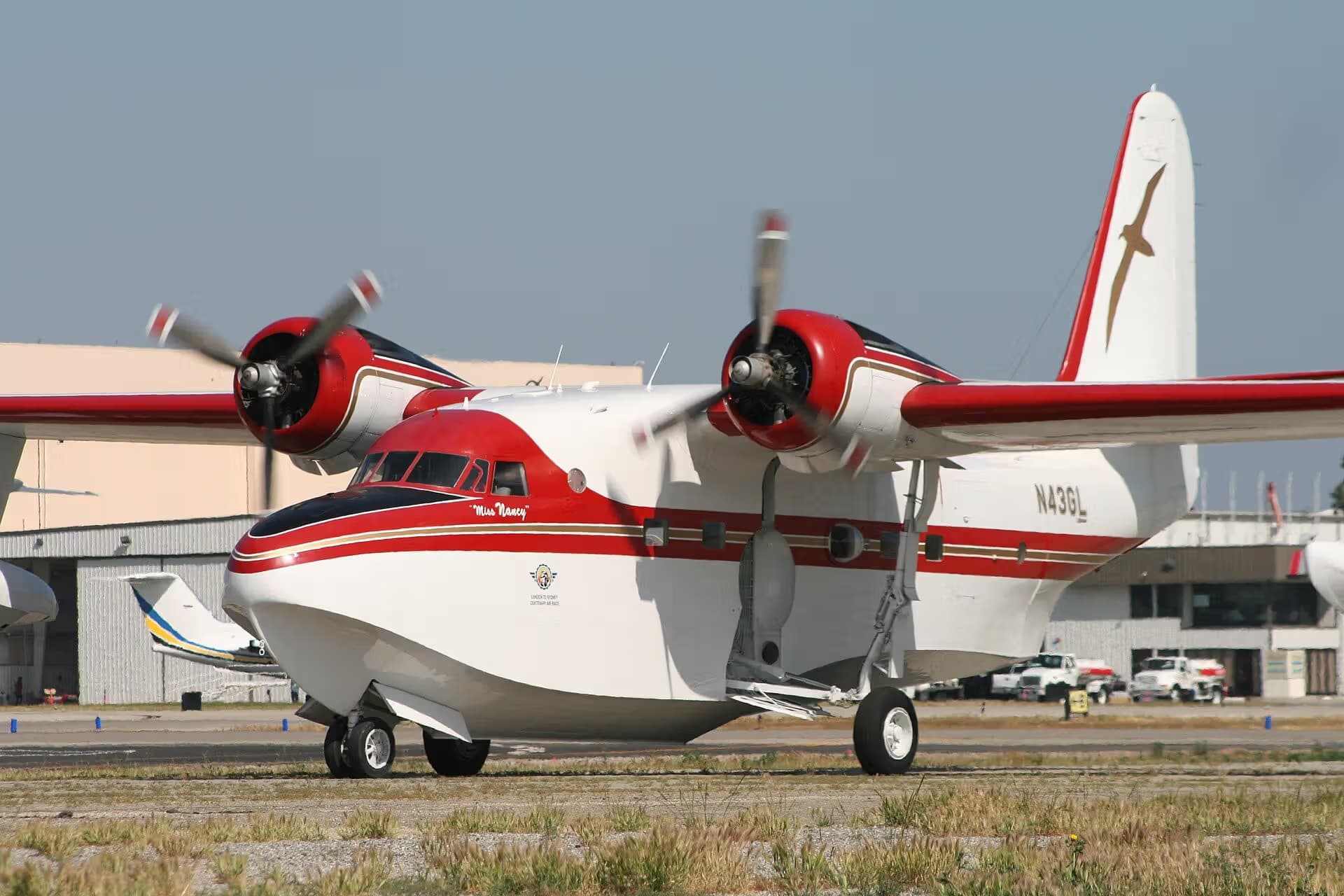 N43GL — Twin-engine aircraft