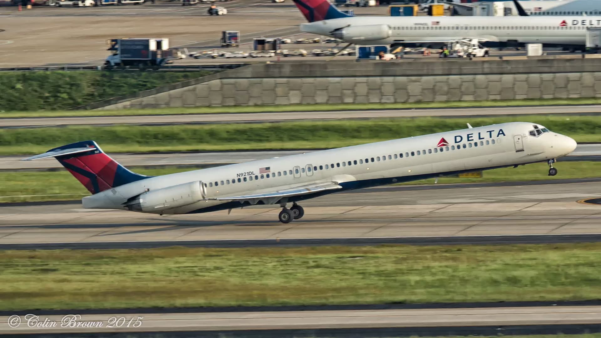 N921DL — Douglas