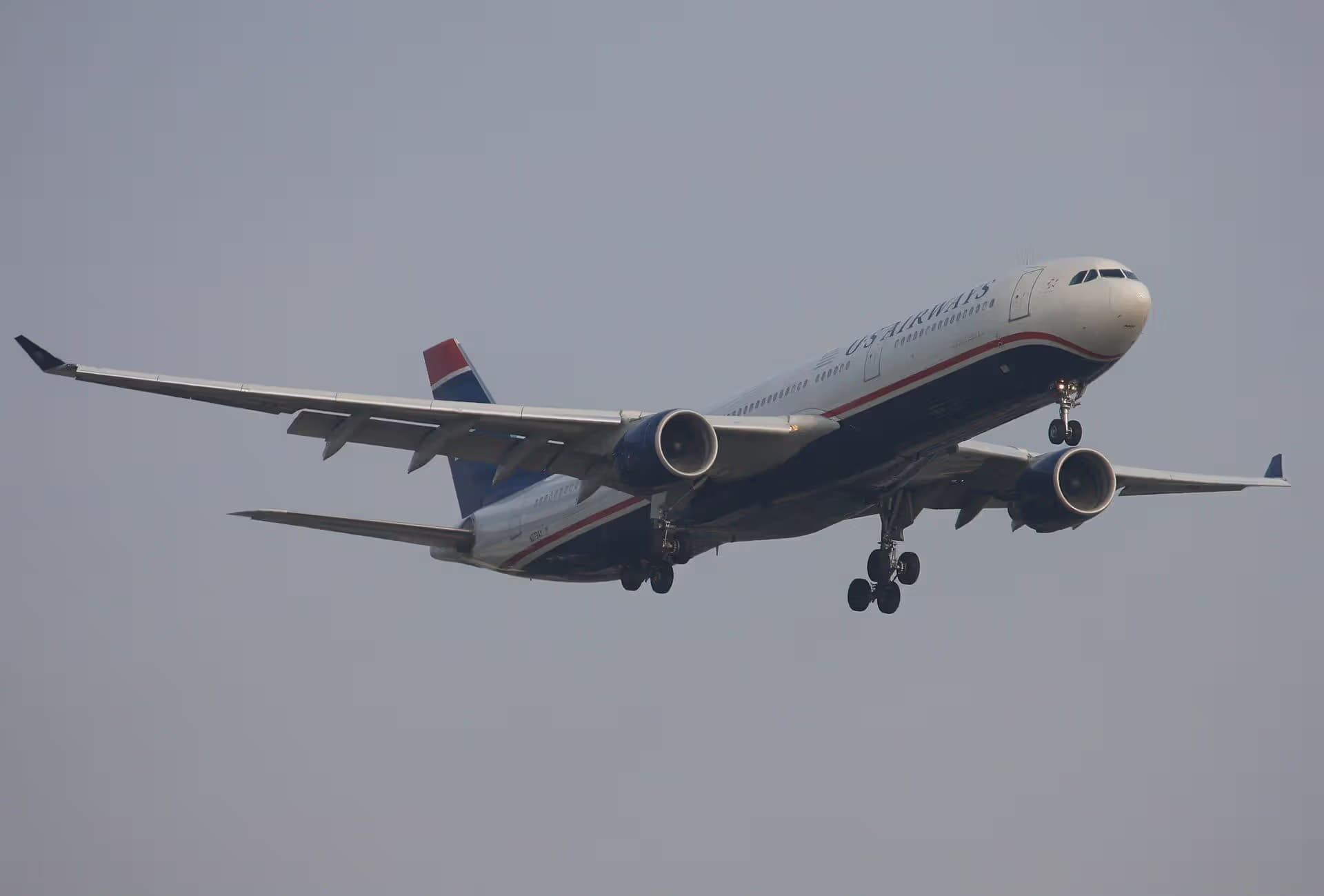 N273AY — Twin-engine aircraft