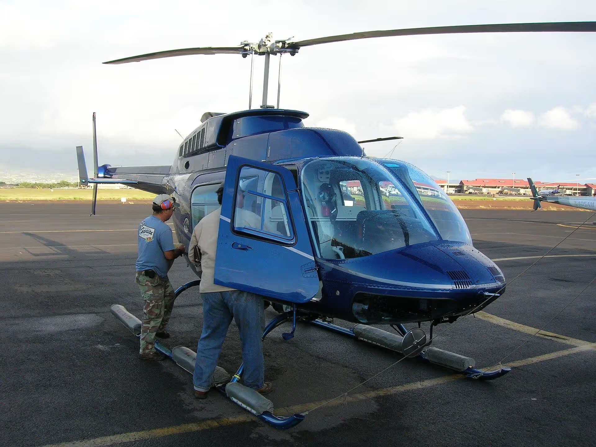 N6651H — Helicopter