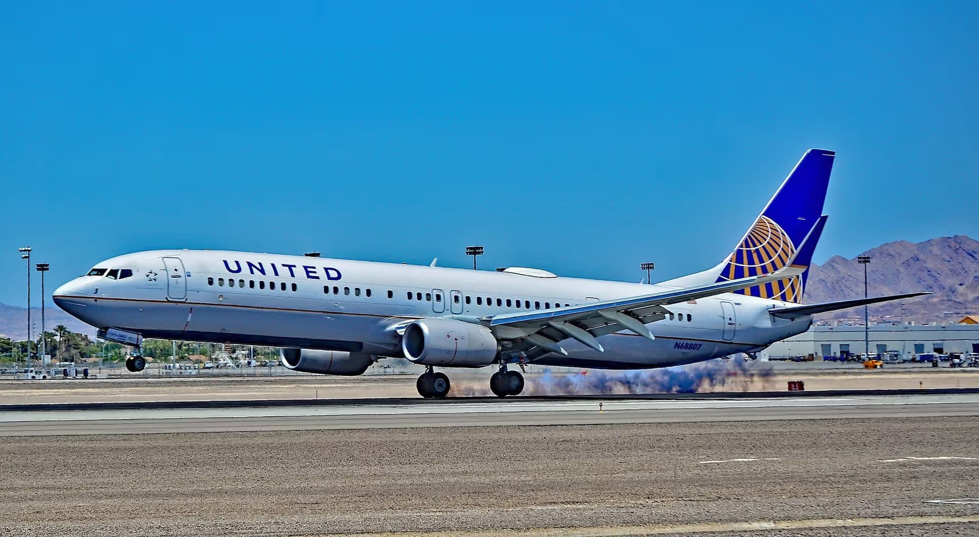 N68807 — Twin-engine aircraft