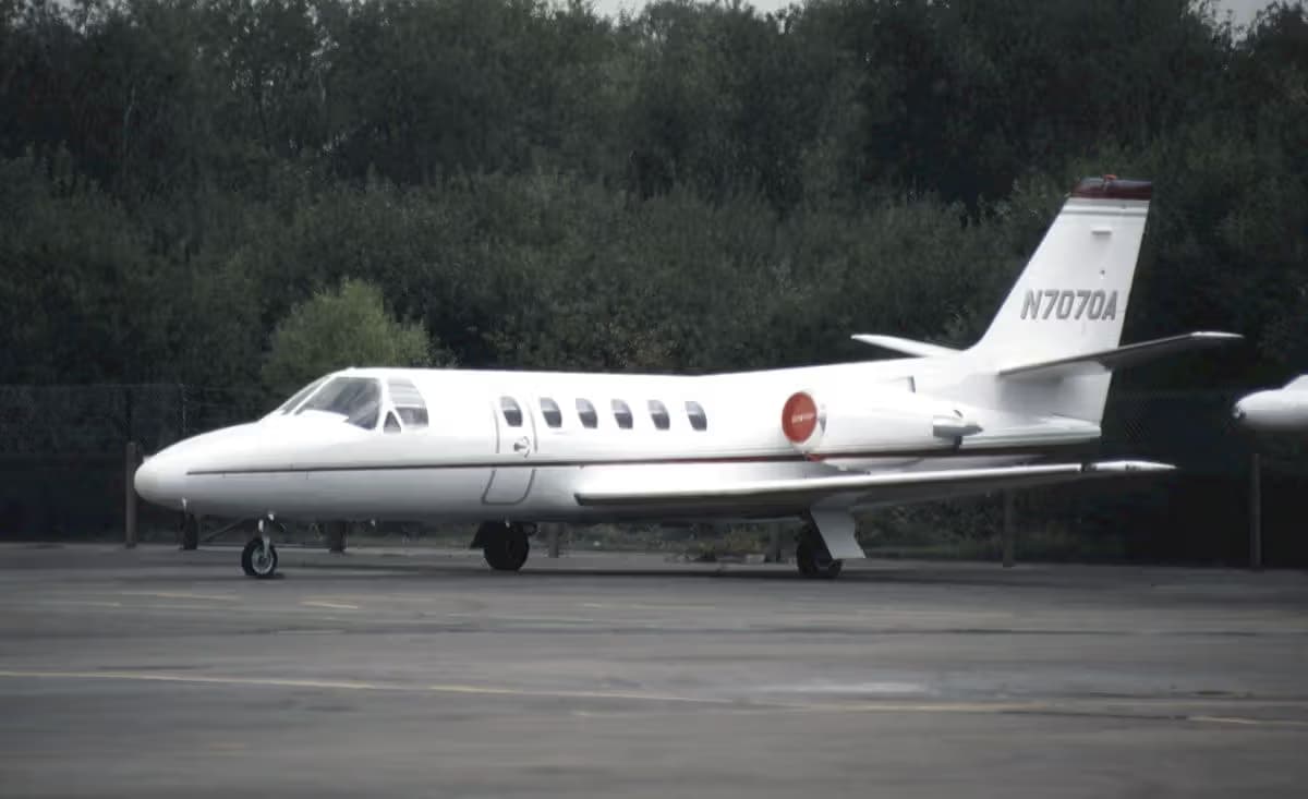N7070A — Business jet