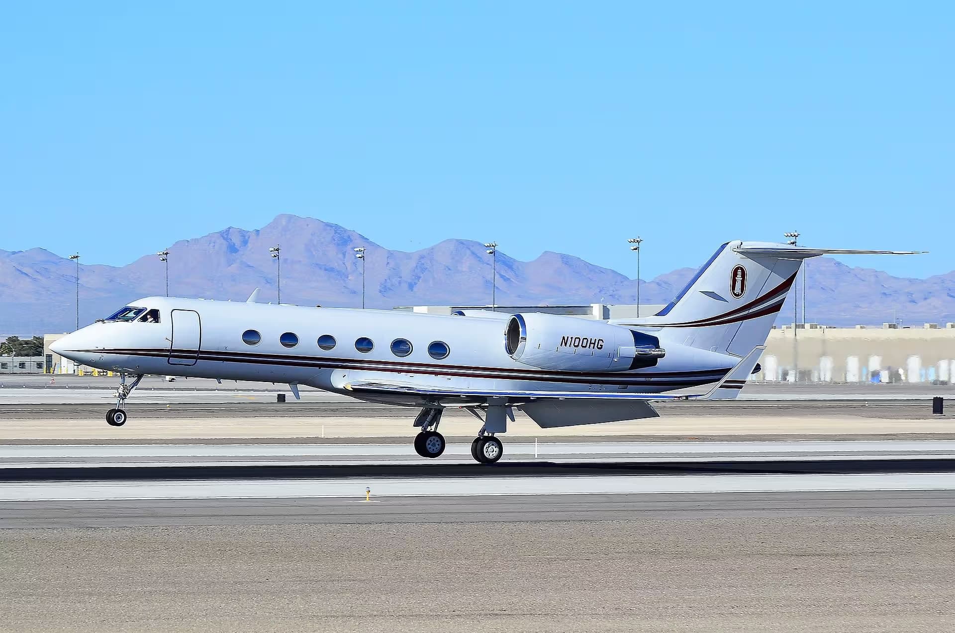 N100HG — Business jet