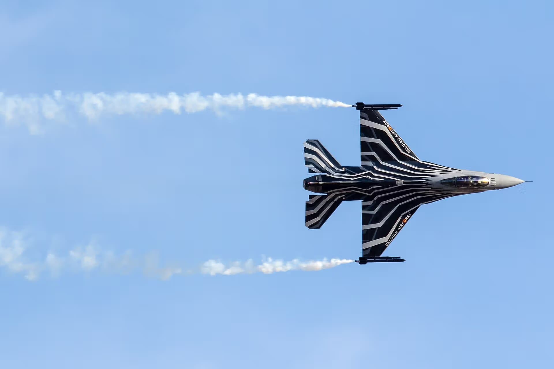 Unidentified — Single-engine aircraft