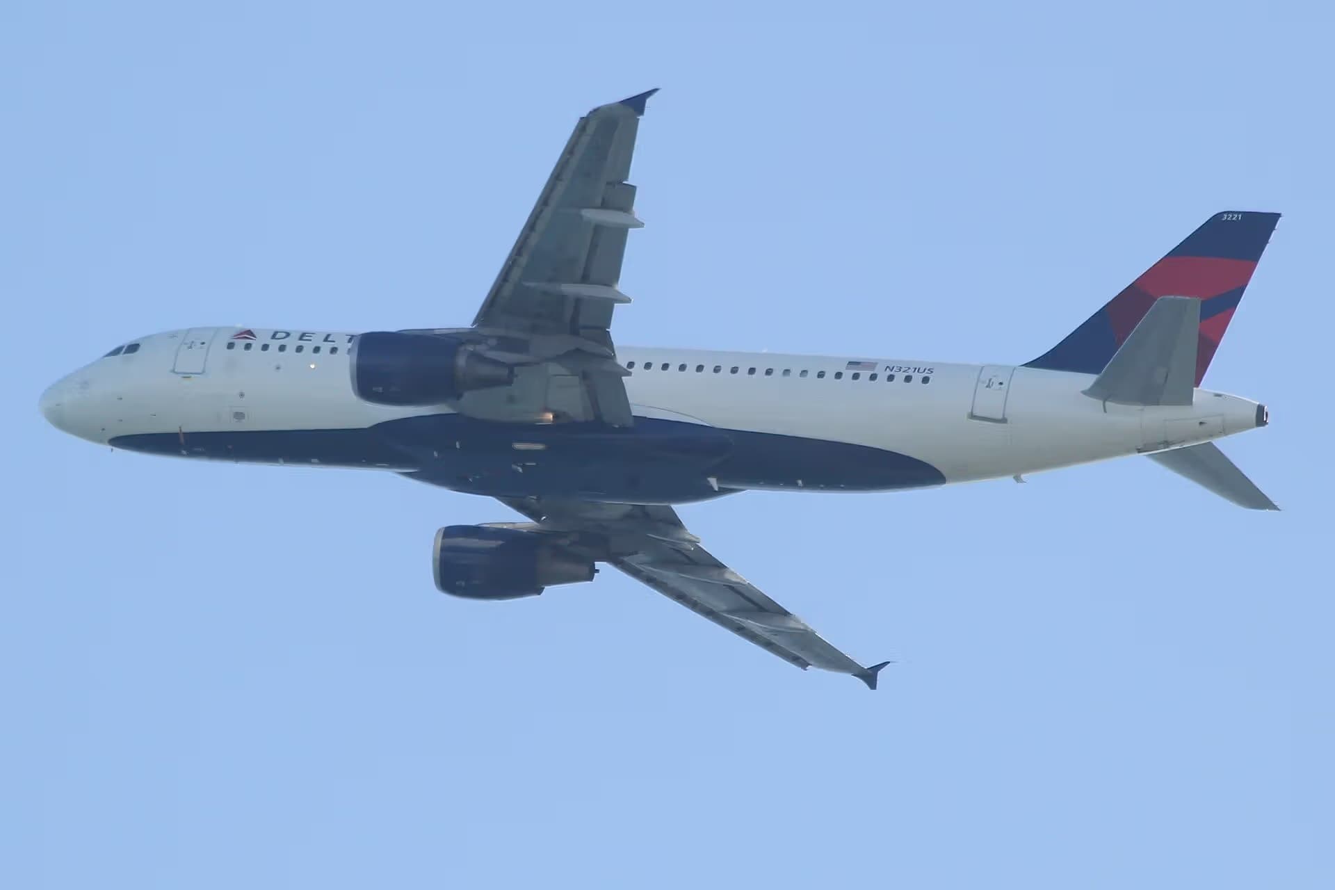 N321US — Airbus