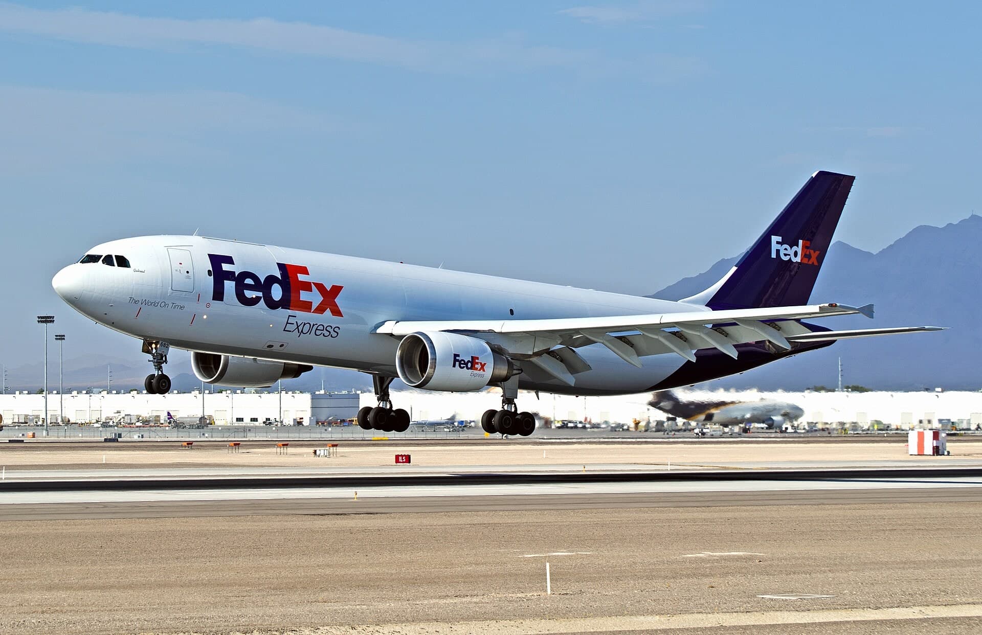N682FE — Airbus