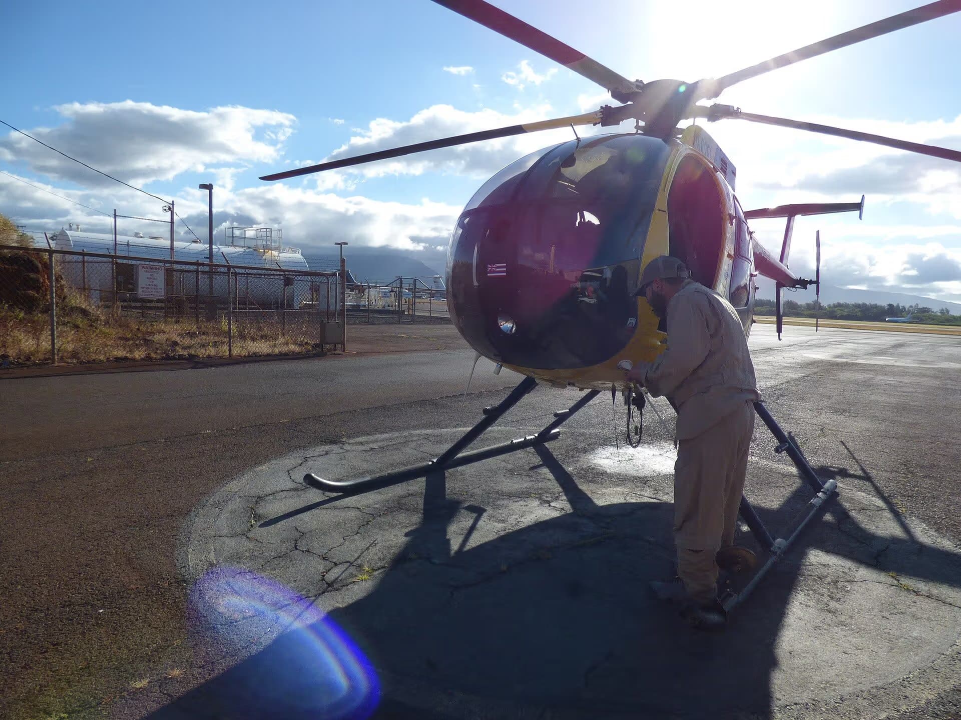 N58251 — Helicopter