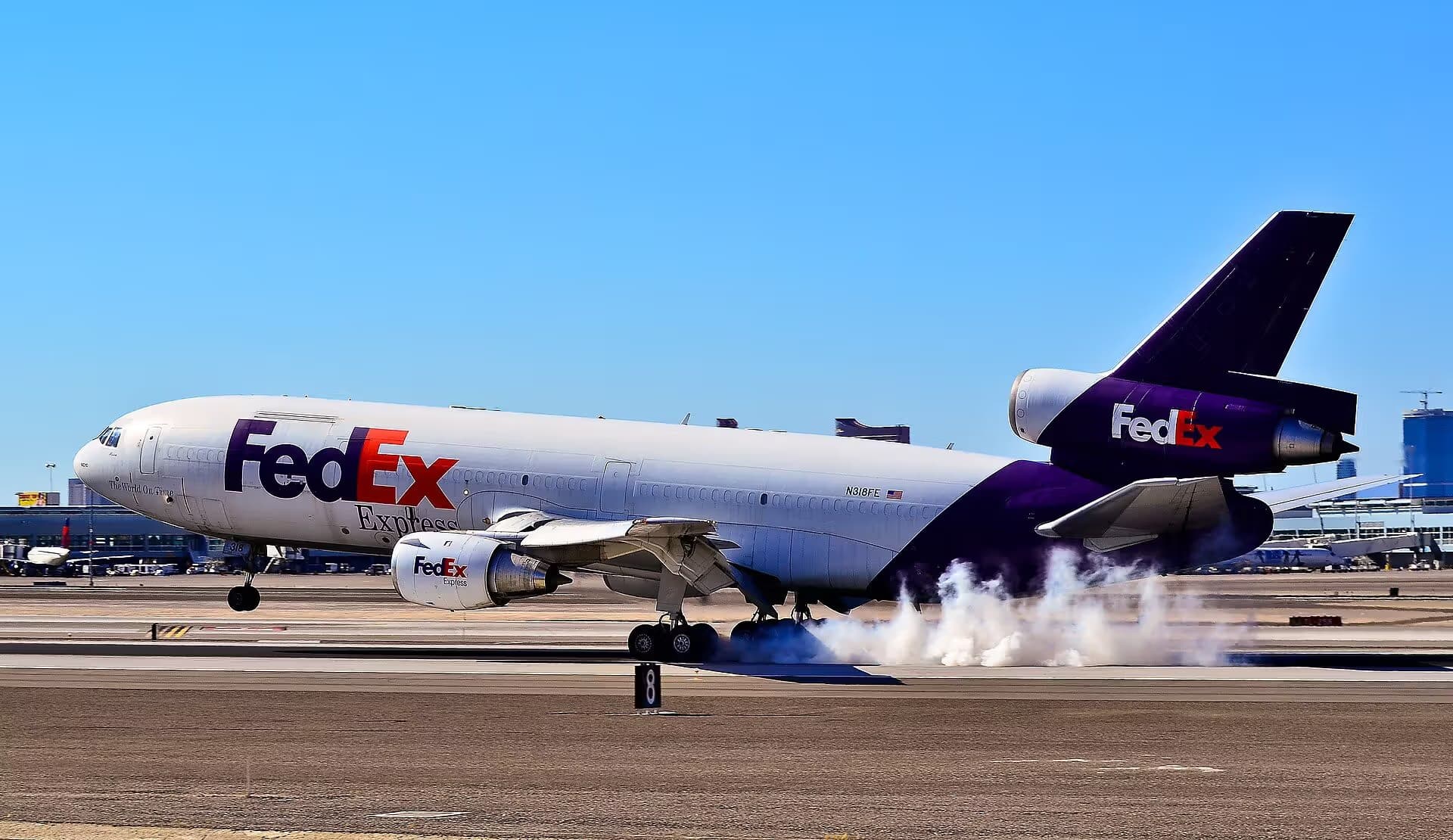 N318FE — Douglas