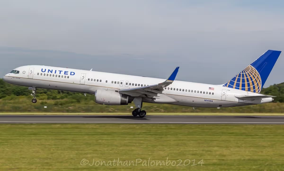 N14106 — Twin-engine aircraft