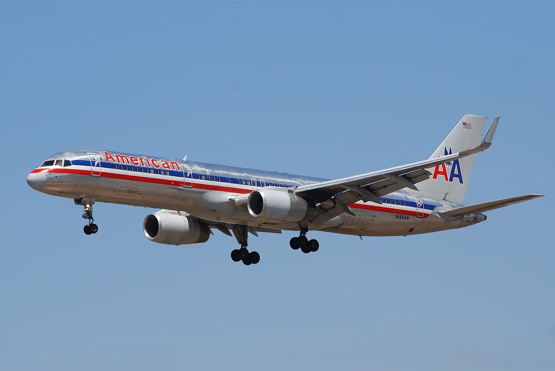 N185AN — Twin-engine aircraft