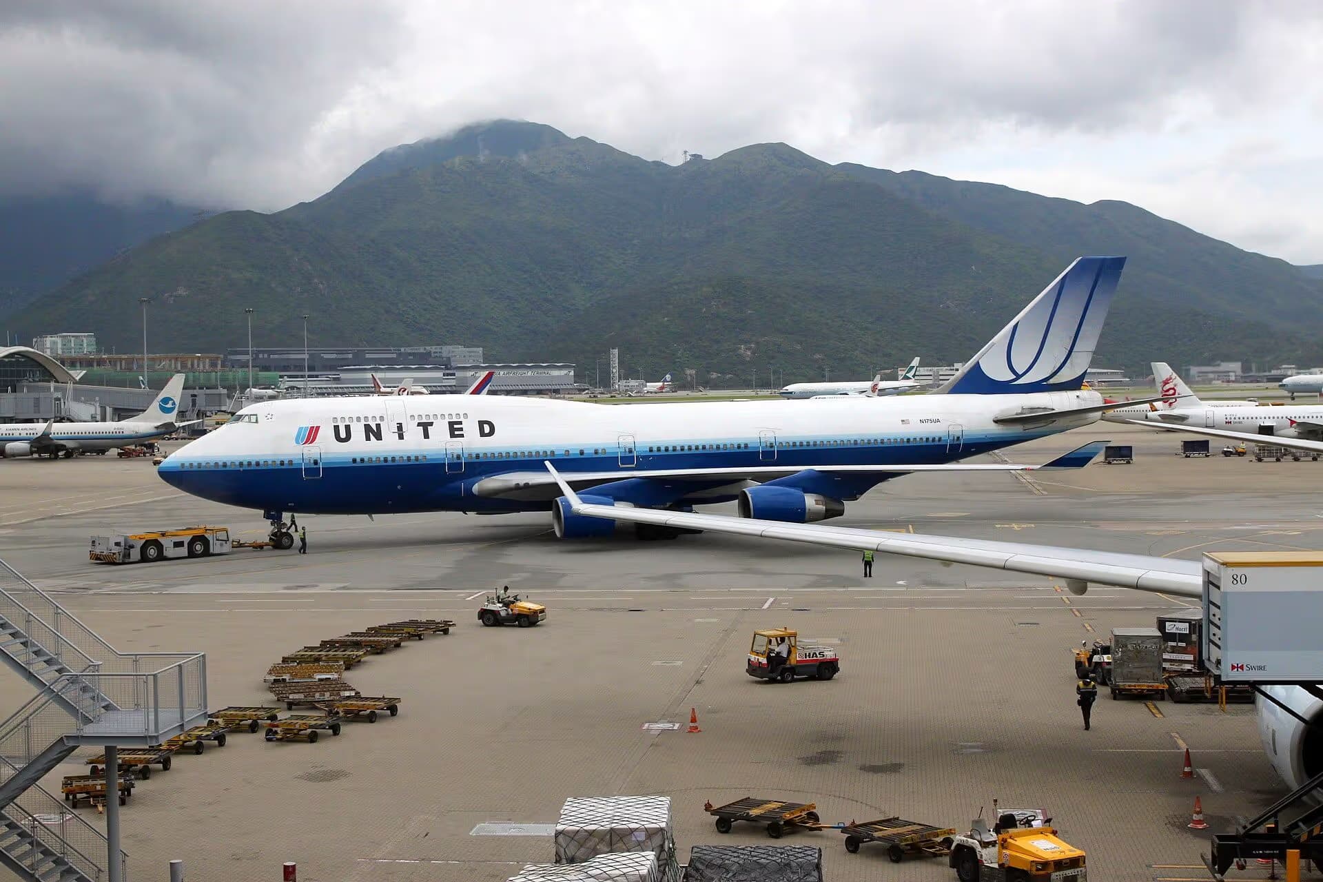 N175UA — Boeing