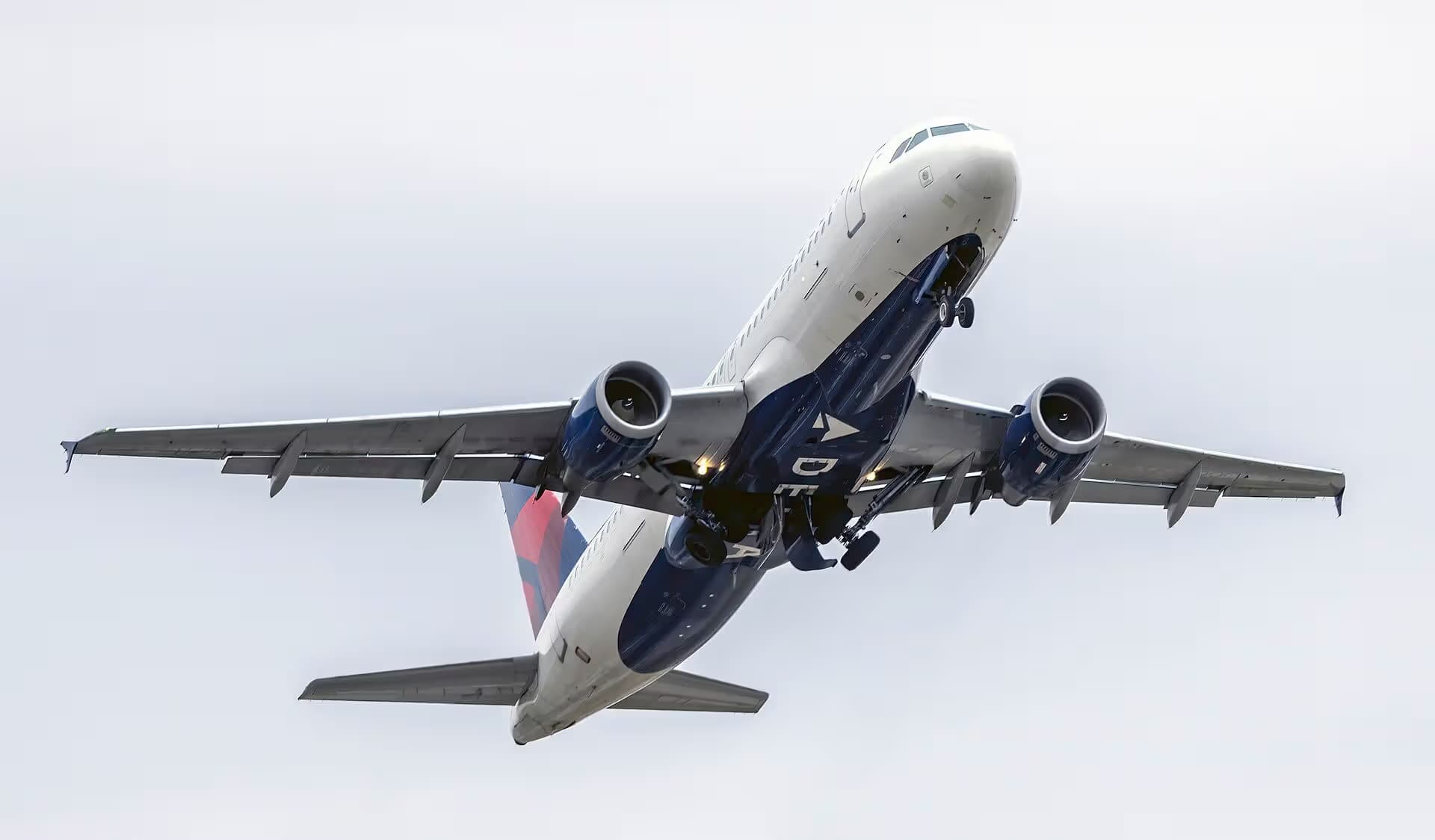 N317US — Twin-engine aircraft
