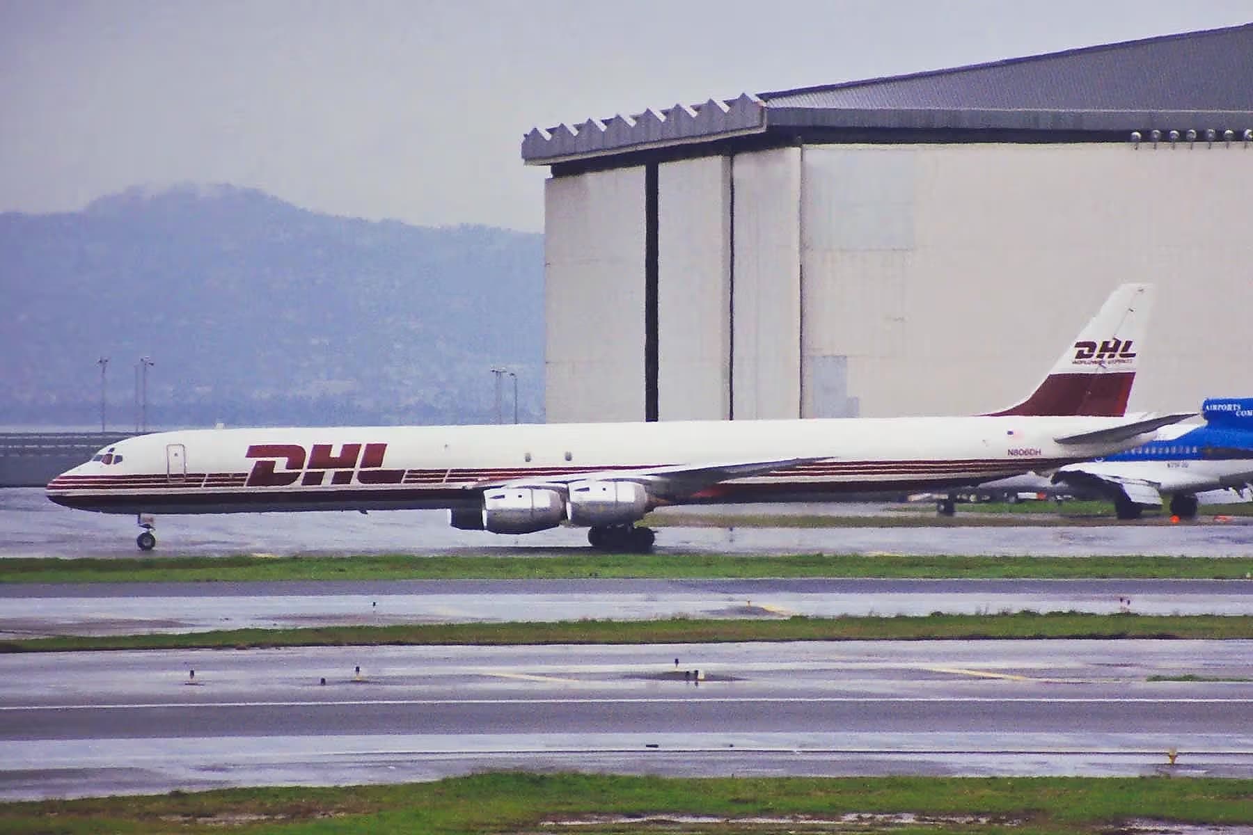 N806DH — Douglas