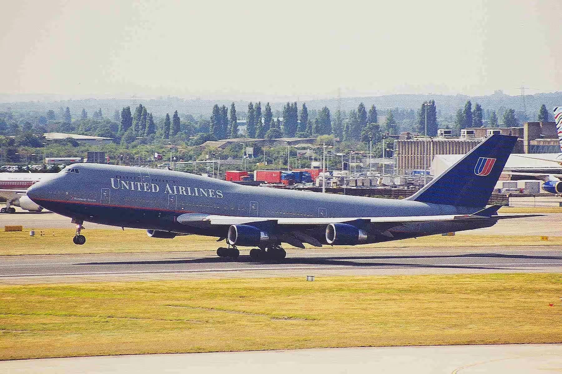 N106UA — Boeing