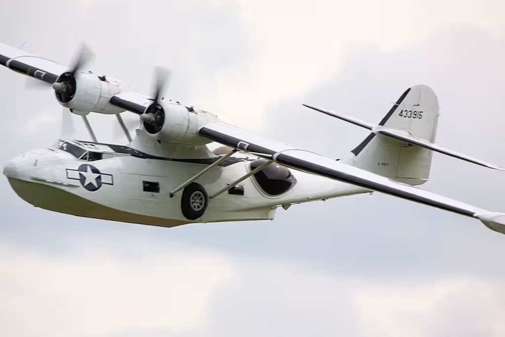 Unidentified — Twin-engine aircraft