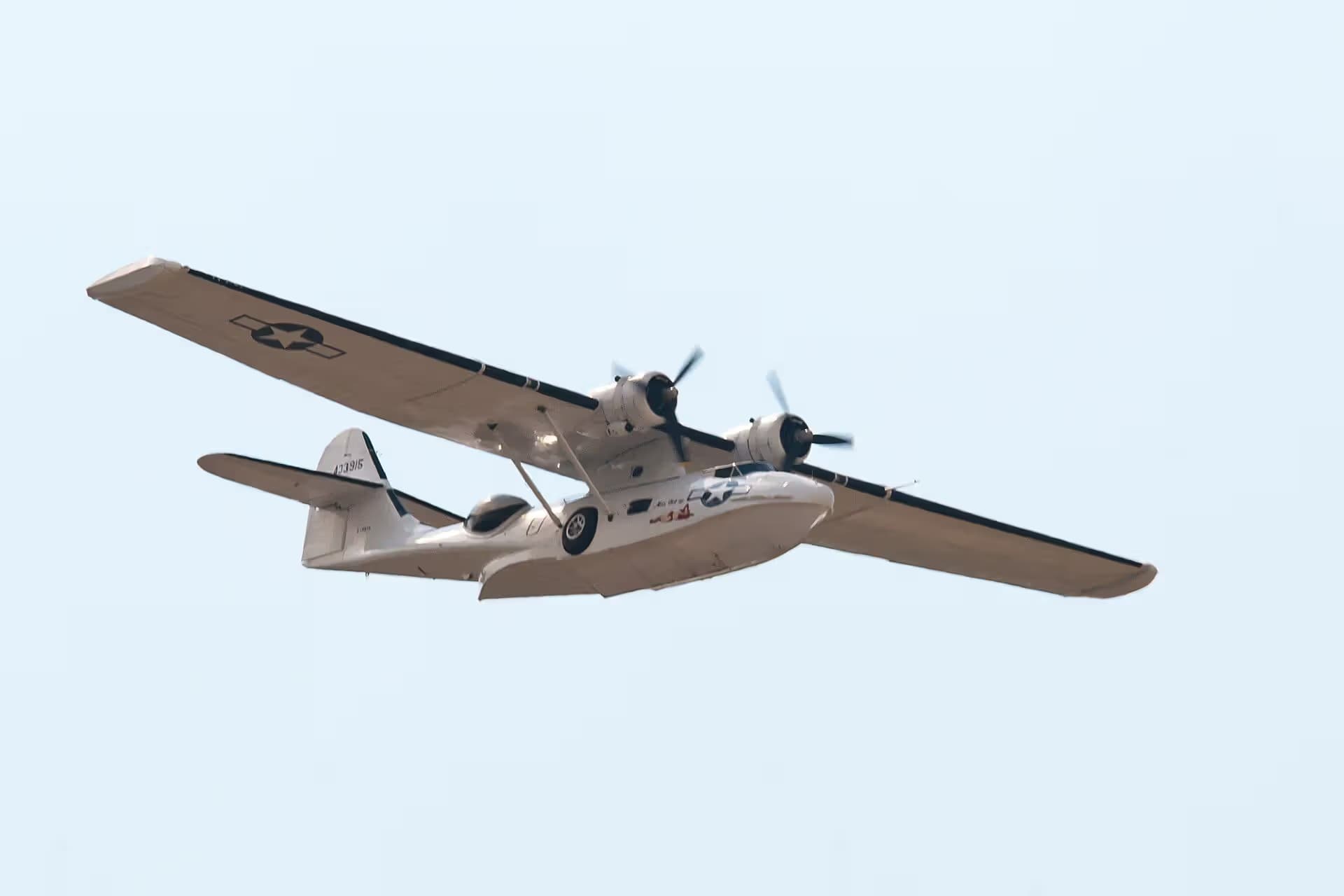 Unidentified — Twin-engine aircraft