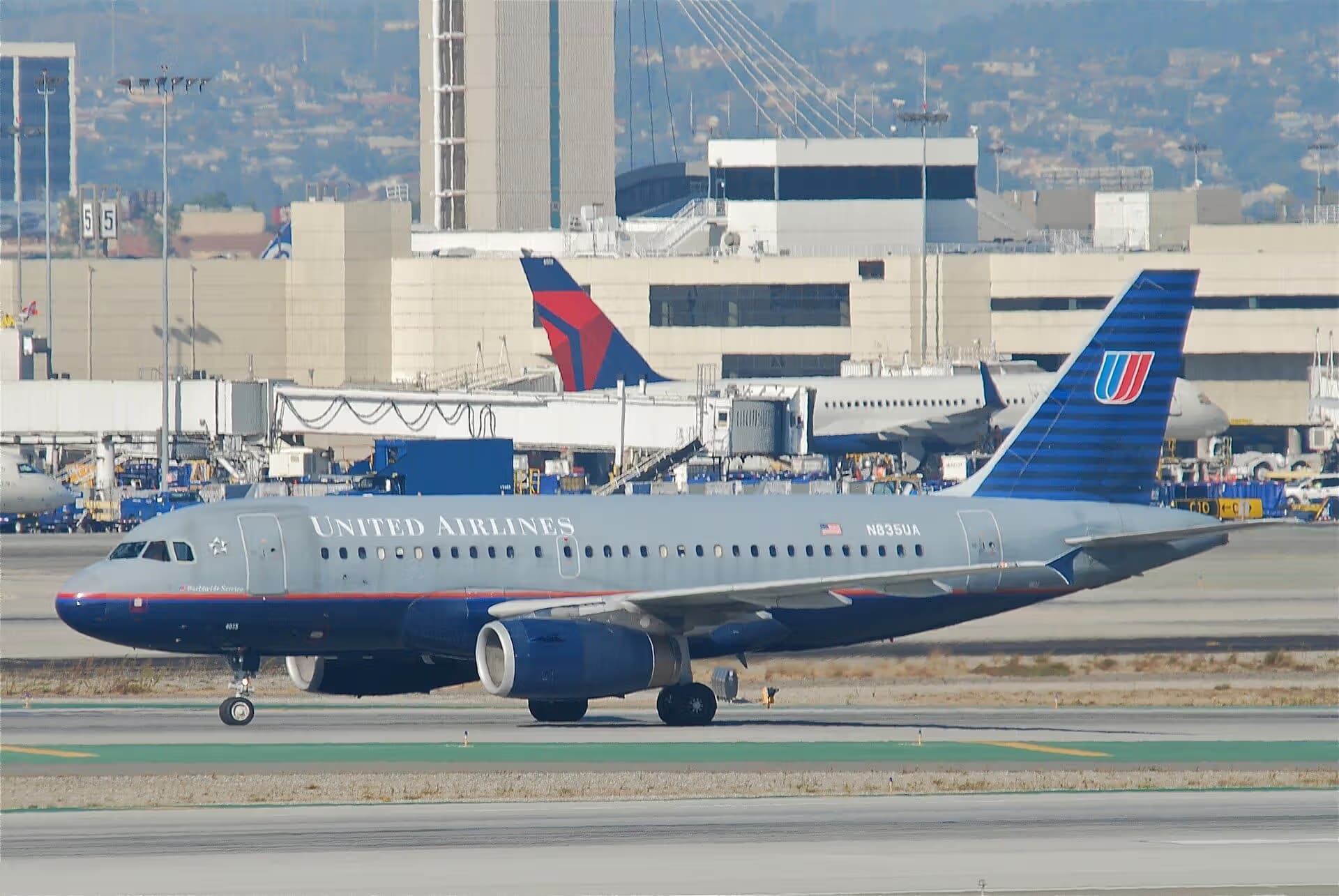 N835UA — Airbus