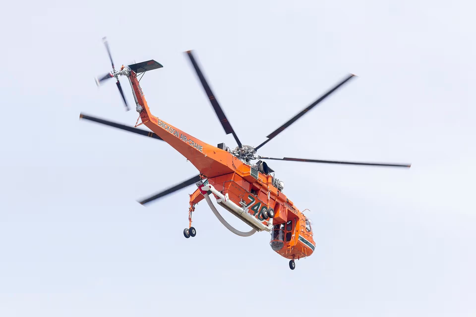 N6962R — Helicopter at Wagga Wagga Airport