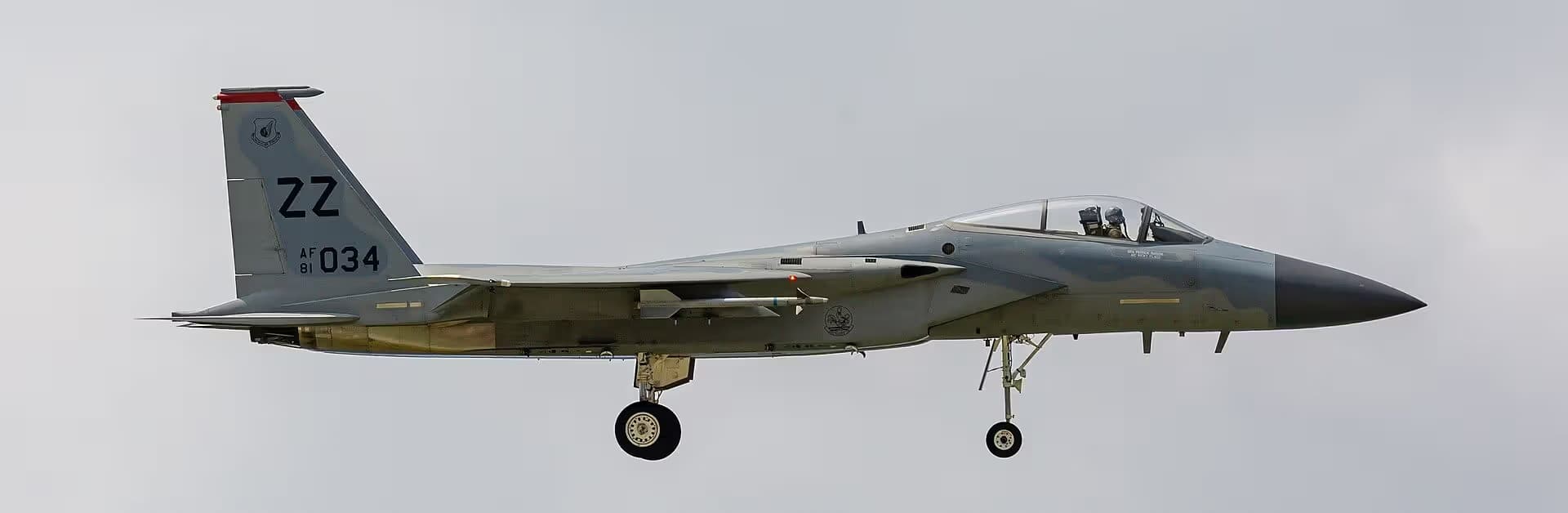 Unidentified — Twin-engine aircraft