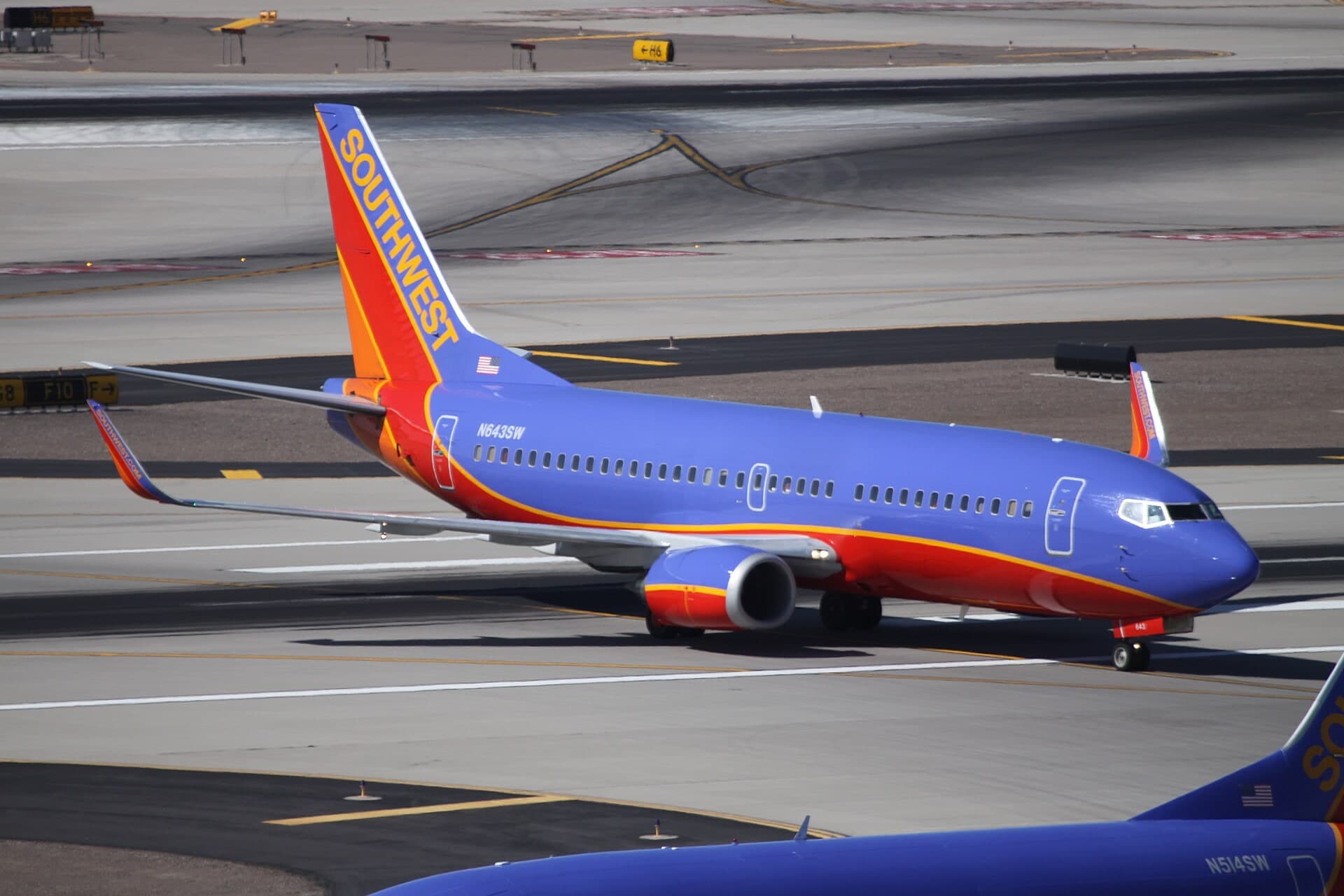 N643SW — Twin-engine aircraft