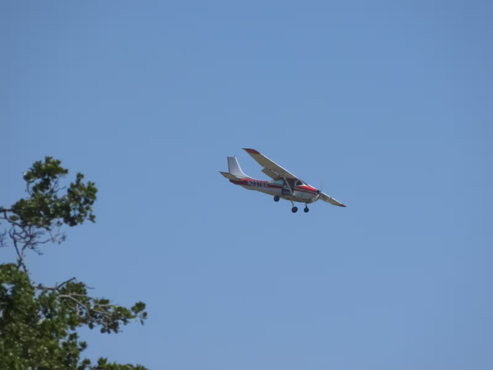 N2379X — Cessna