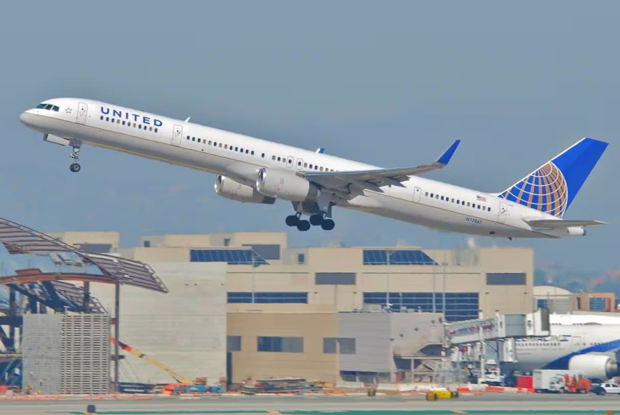 N77867 — Twin-engine aircraft