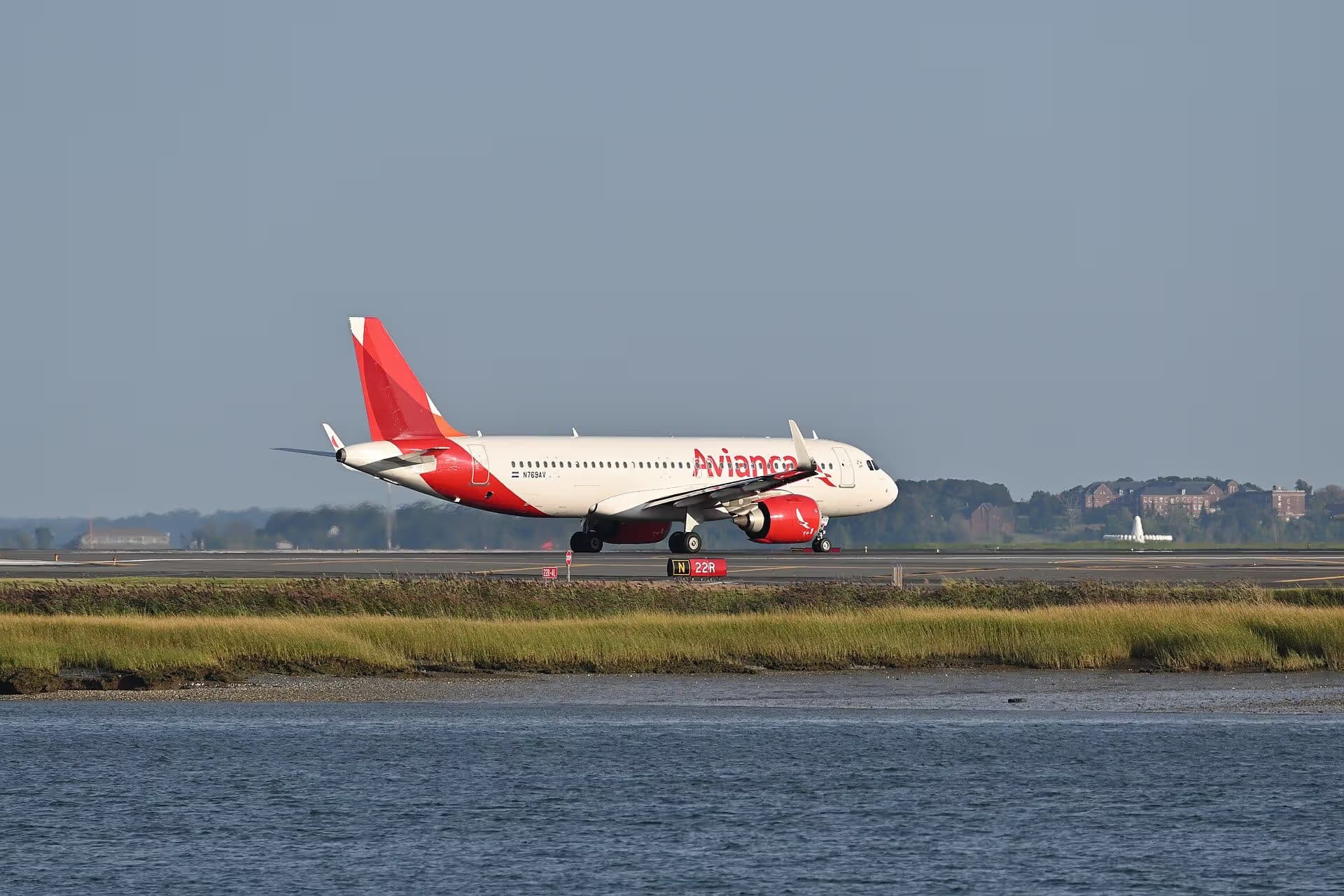 N769AV — Airbus