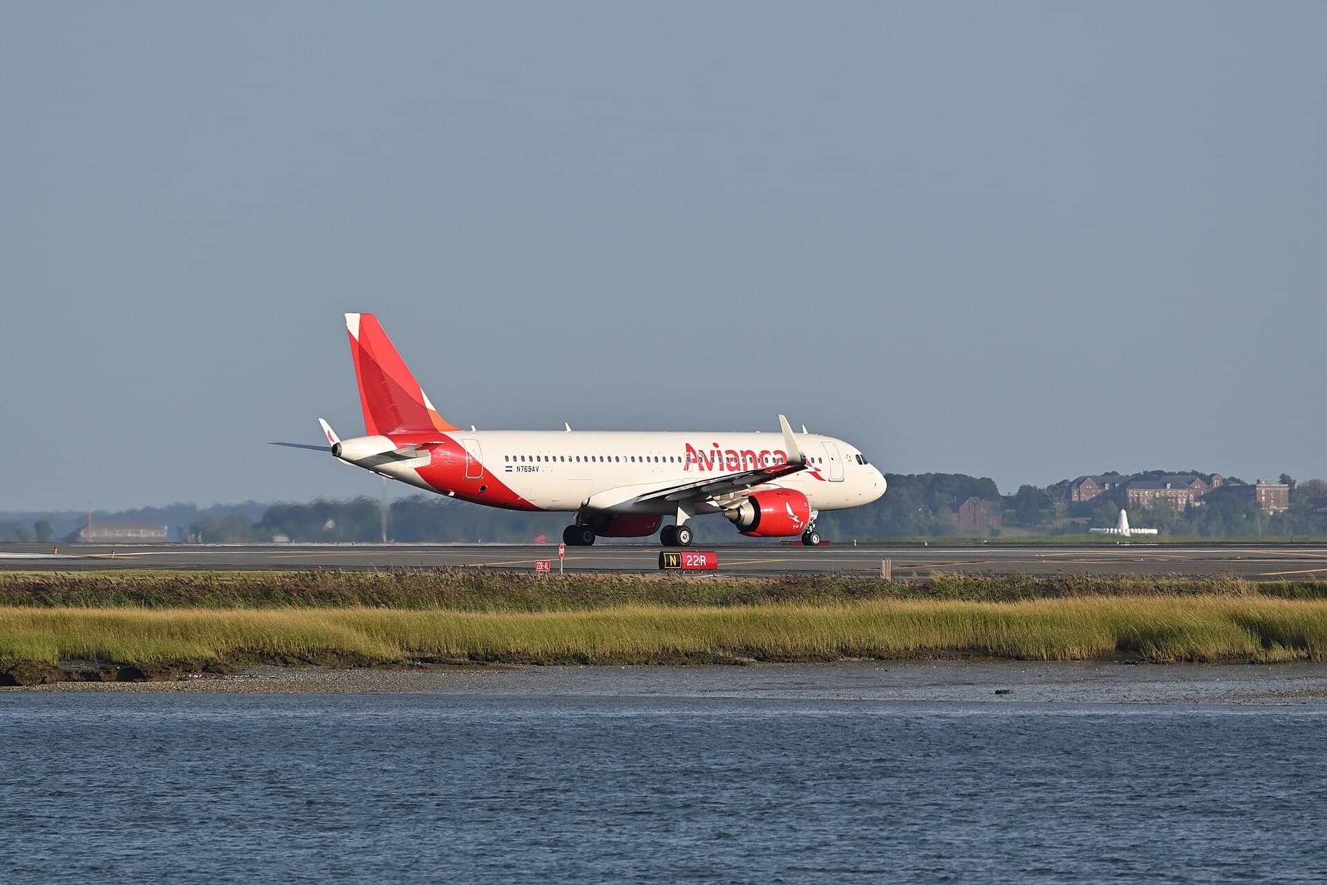 N769AV — Airbus