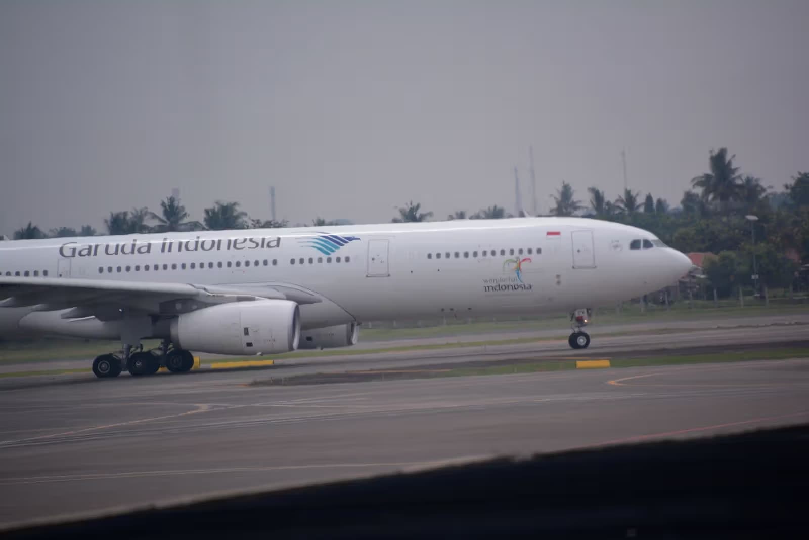 PK-GPV — Twin-engine aircraft