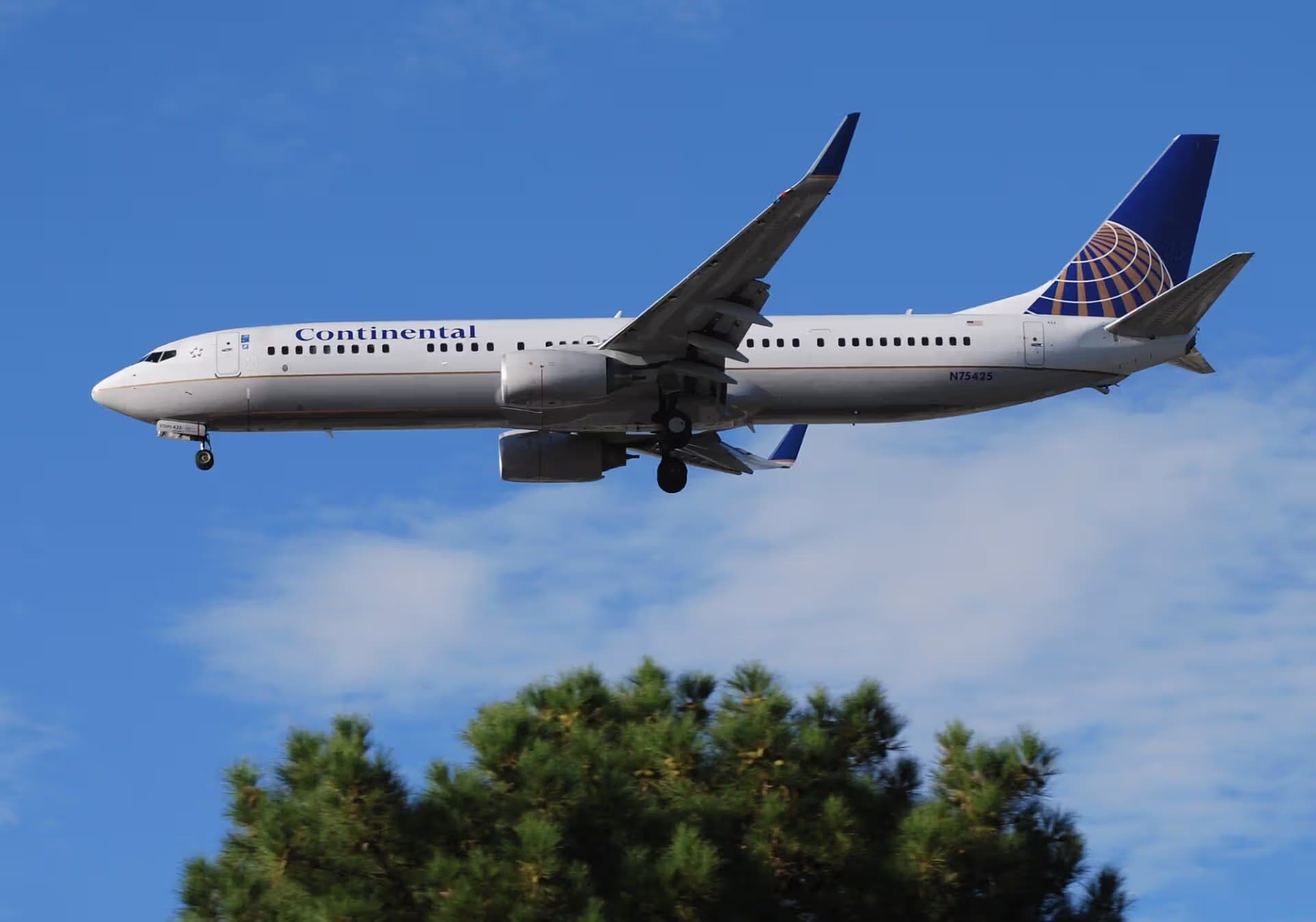 N75425 — Boeing
