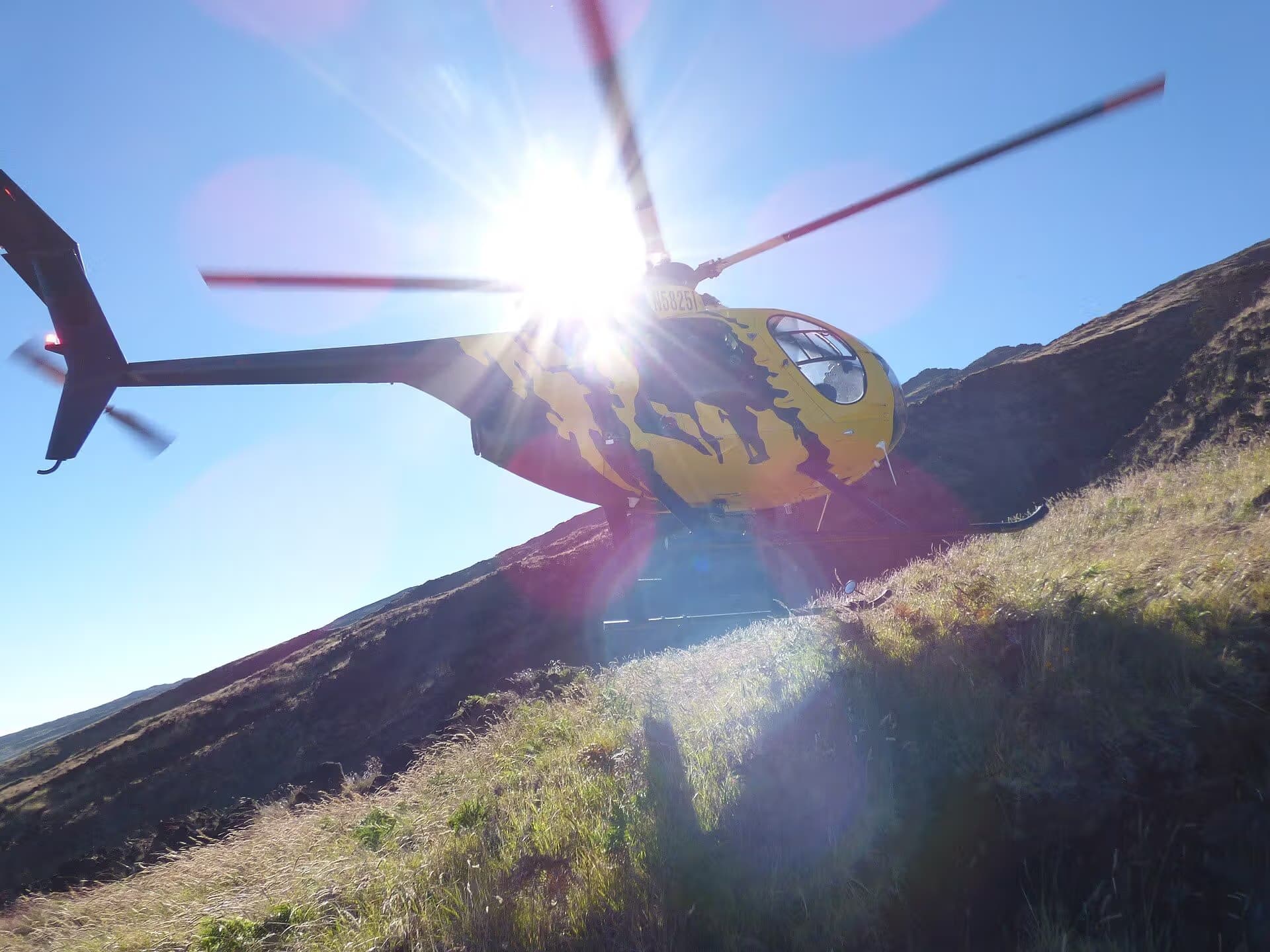 N58251 — Helicopter